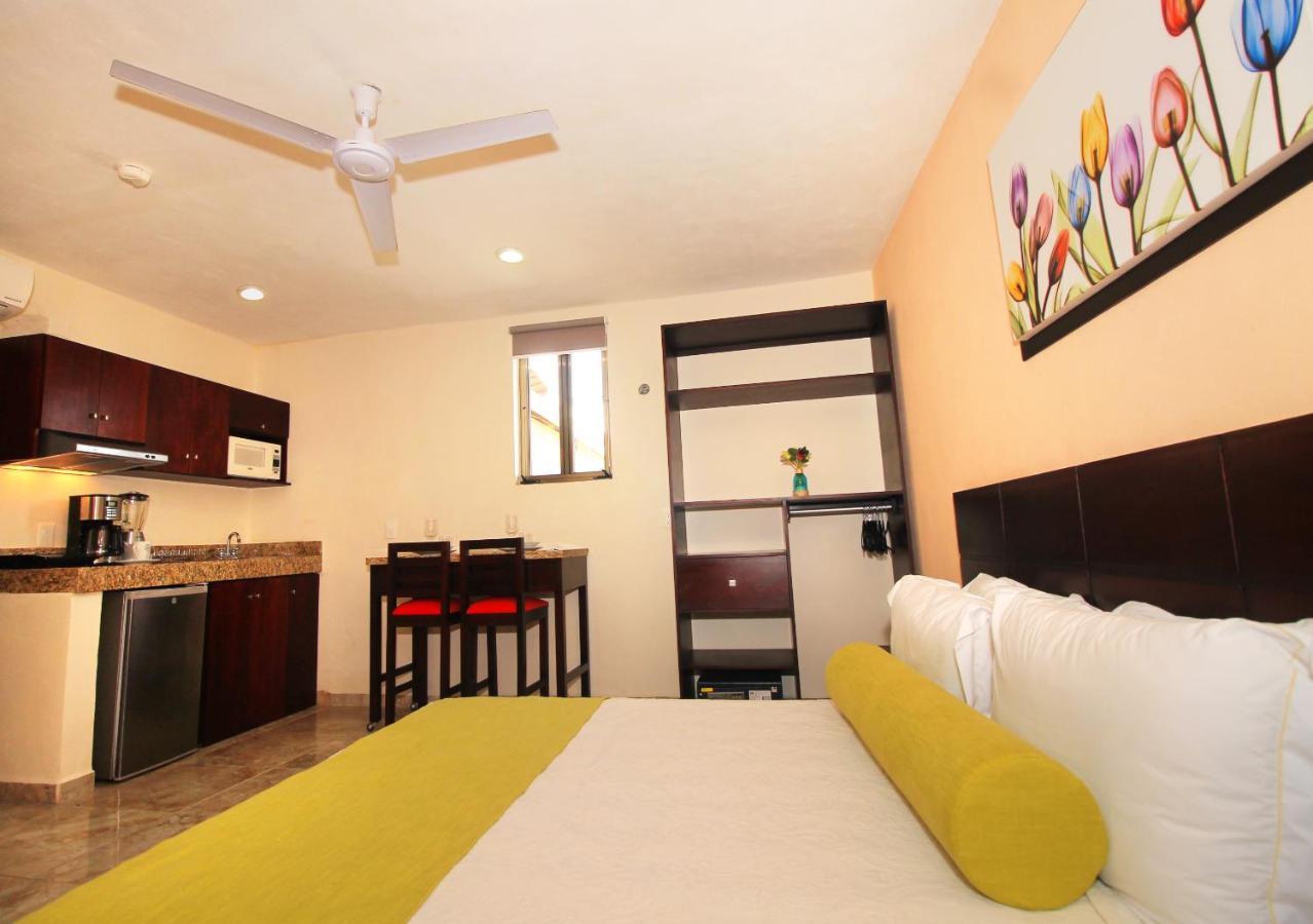 Papagayo Hotel Boutique Playa del Carmen Exterior photo A typical studio at the hotel
